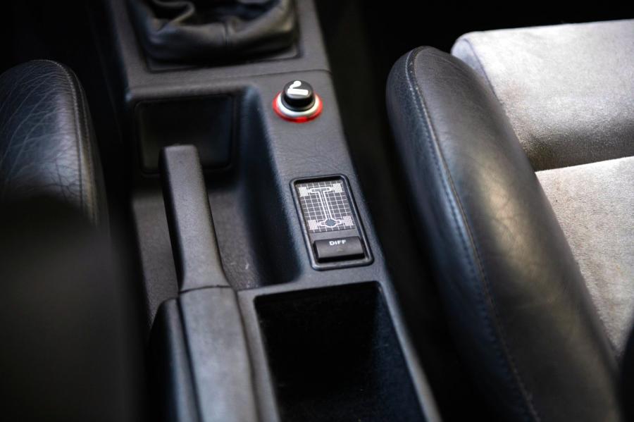 Детали интерьера Audi RS2 (8C, B4) 1994 года  (EU) (фото 67 из 150)